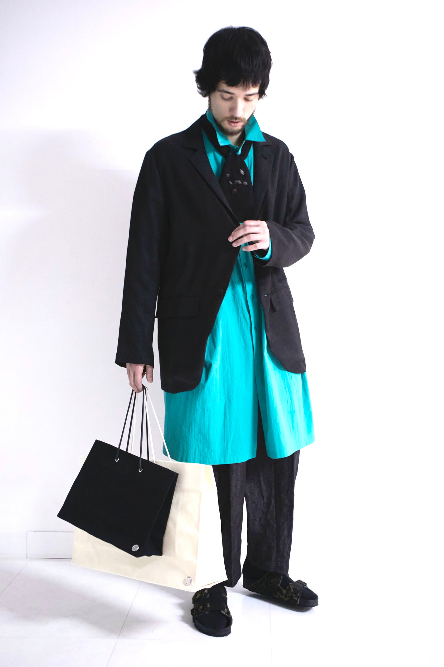 PAPER BAG MODEL /BLACK